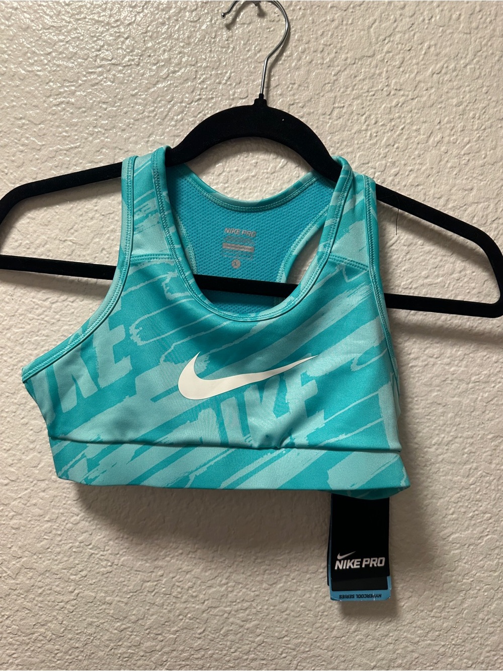 NWT kids sports bra